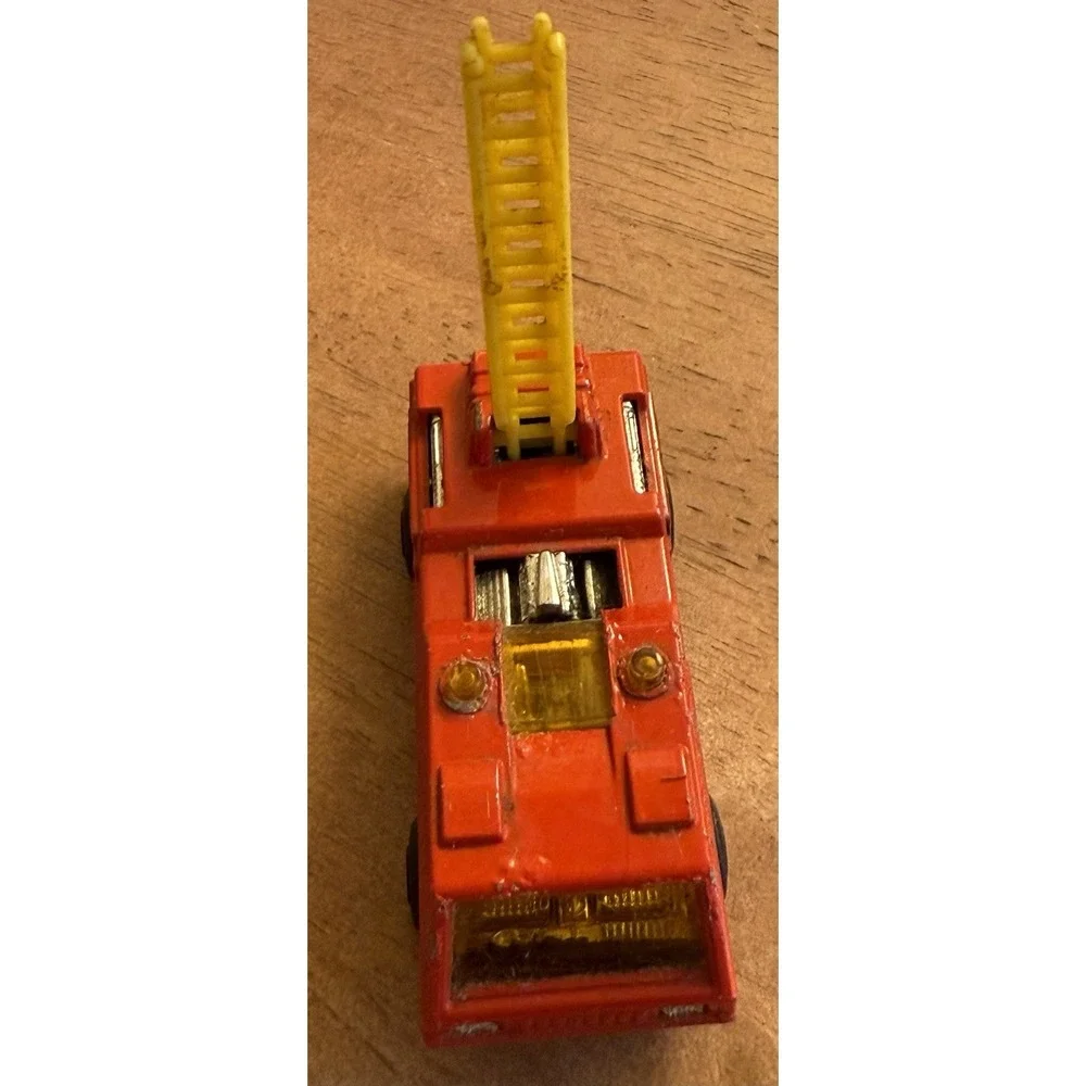 VIntage matchbox superfast no 22 blaze buster 1975 red lensey fire‎ truck